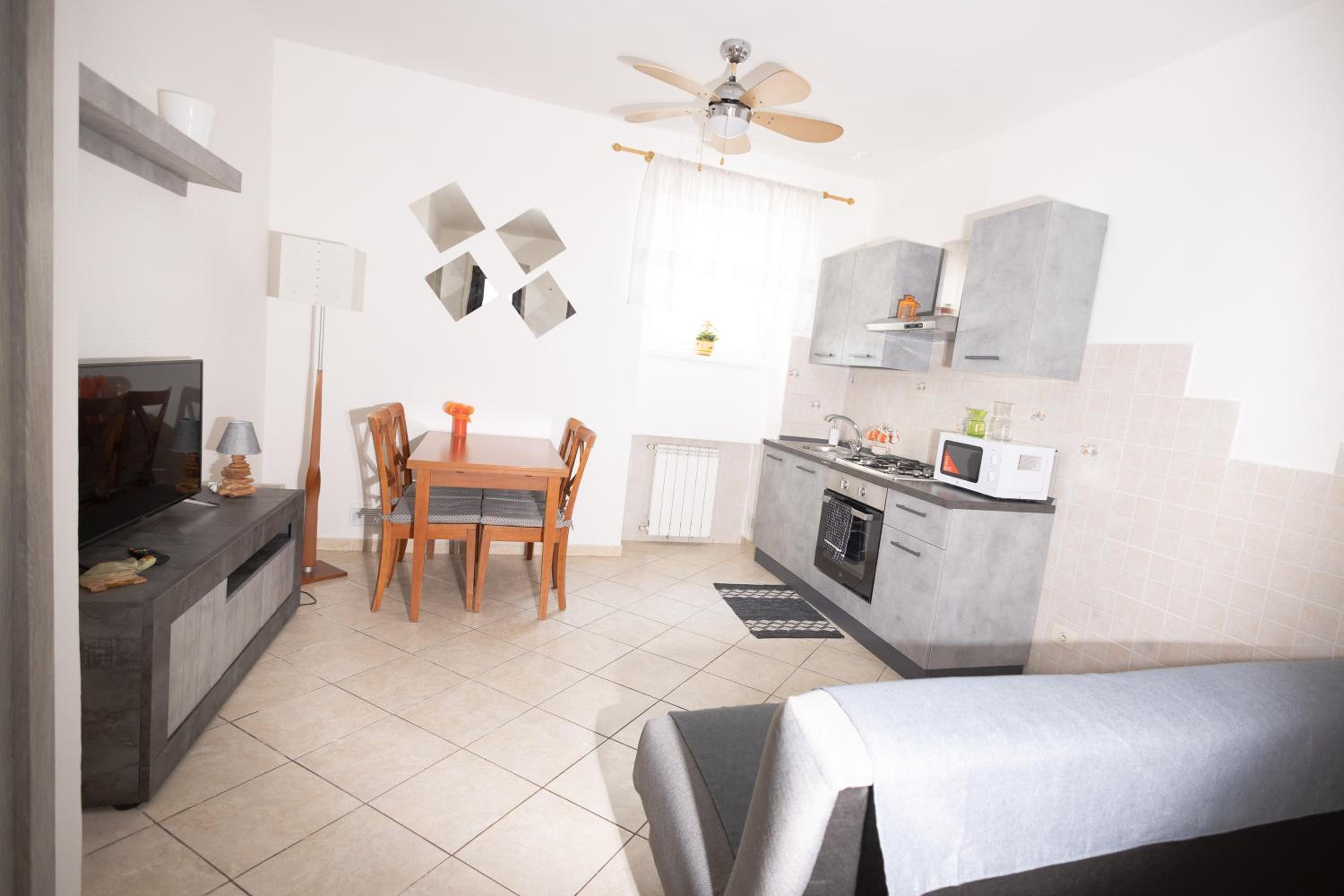 Delightful Apartment Close To The Center view 4