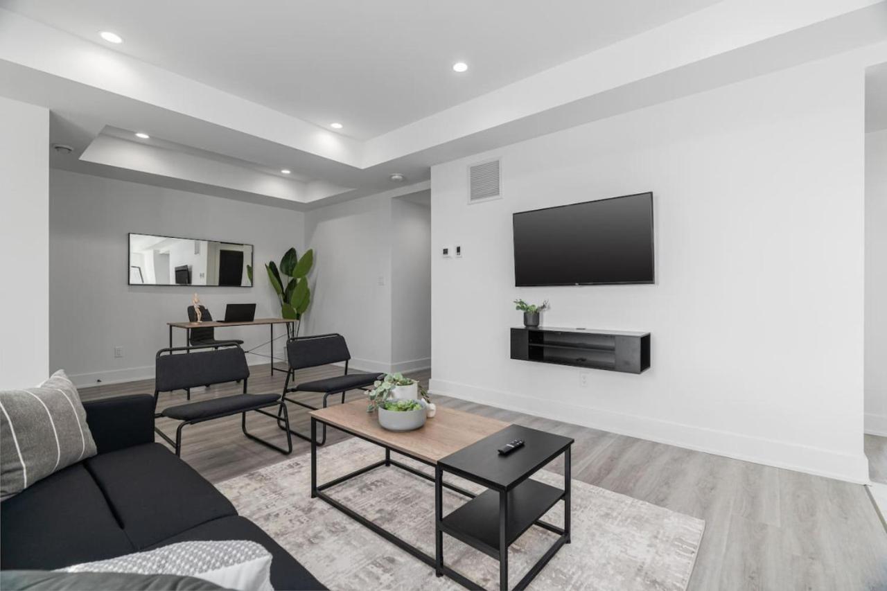 Rent 8Bed 8Bath DowntownLondon Parking Wi-Fi