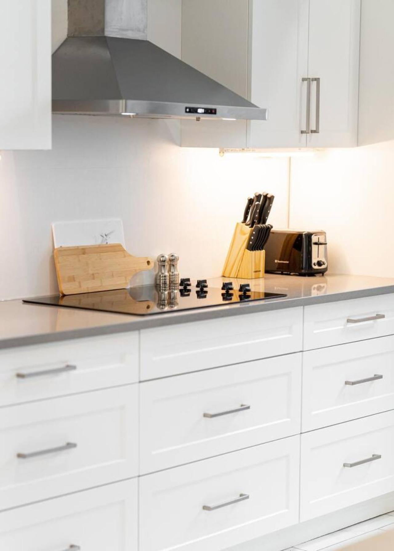 Rent 8Bed 8Bath DowntownLondon Parking Wi-Fi