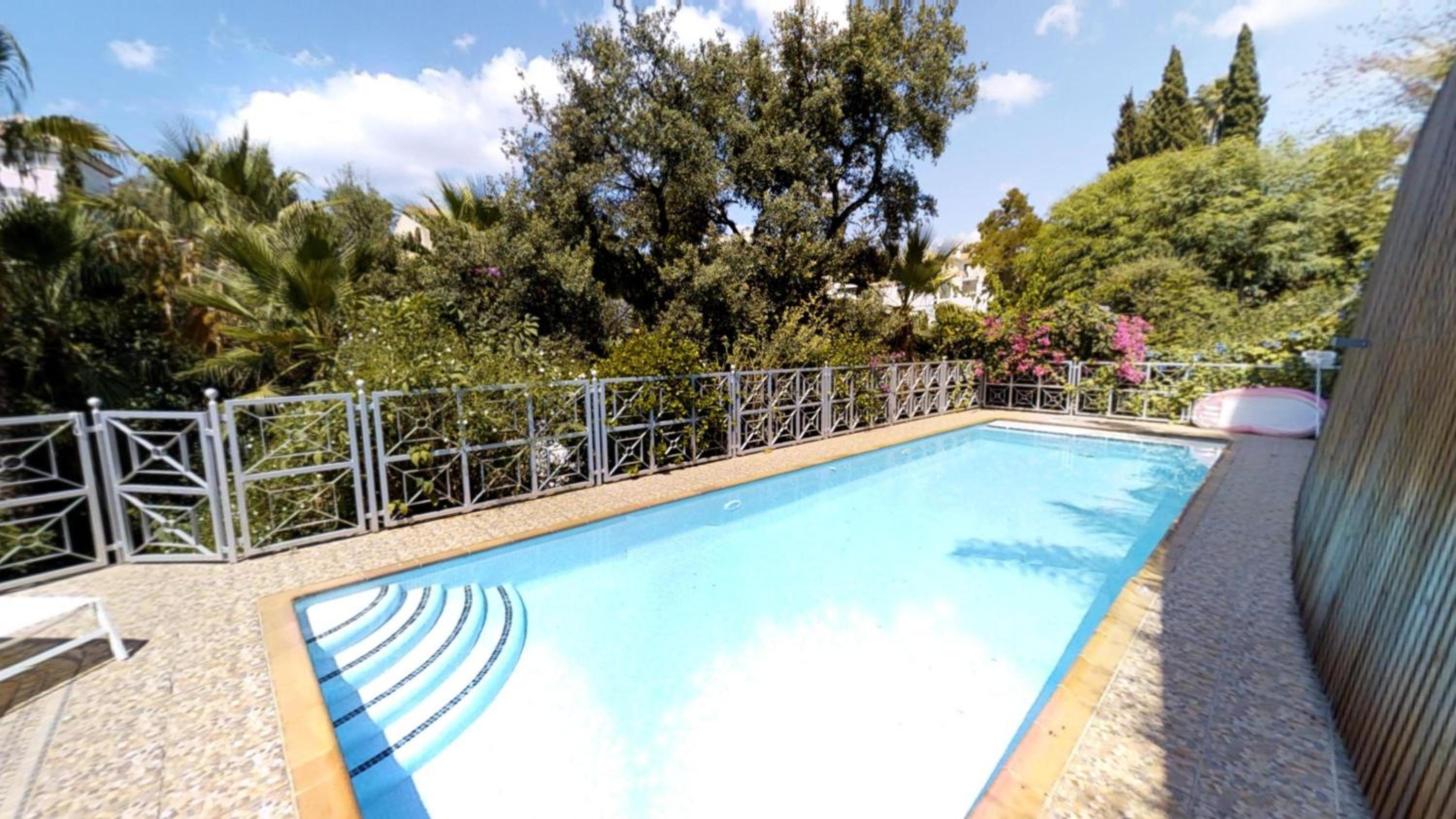 Marbella Vacations - Exquisite Villa Near Beach - Heated Pool - Property Image 36