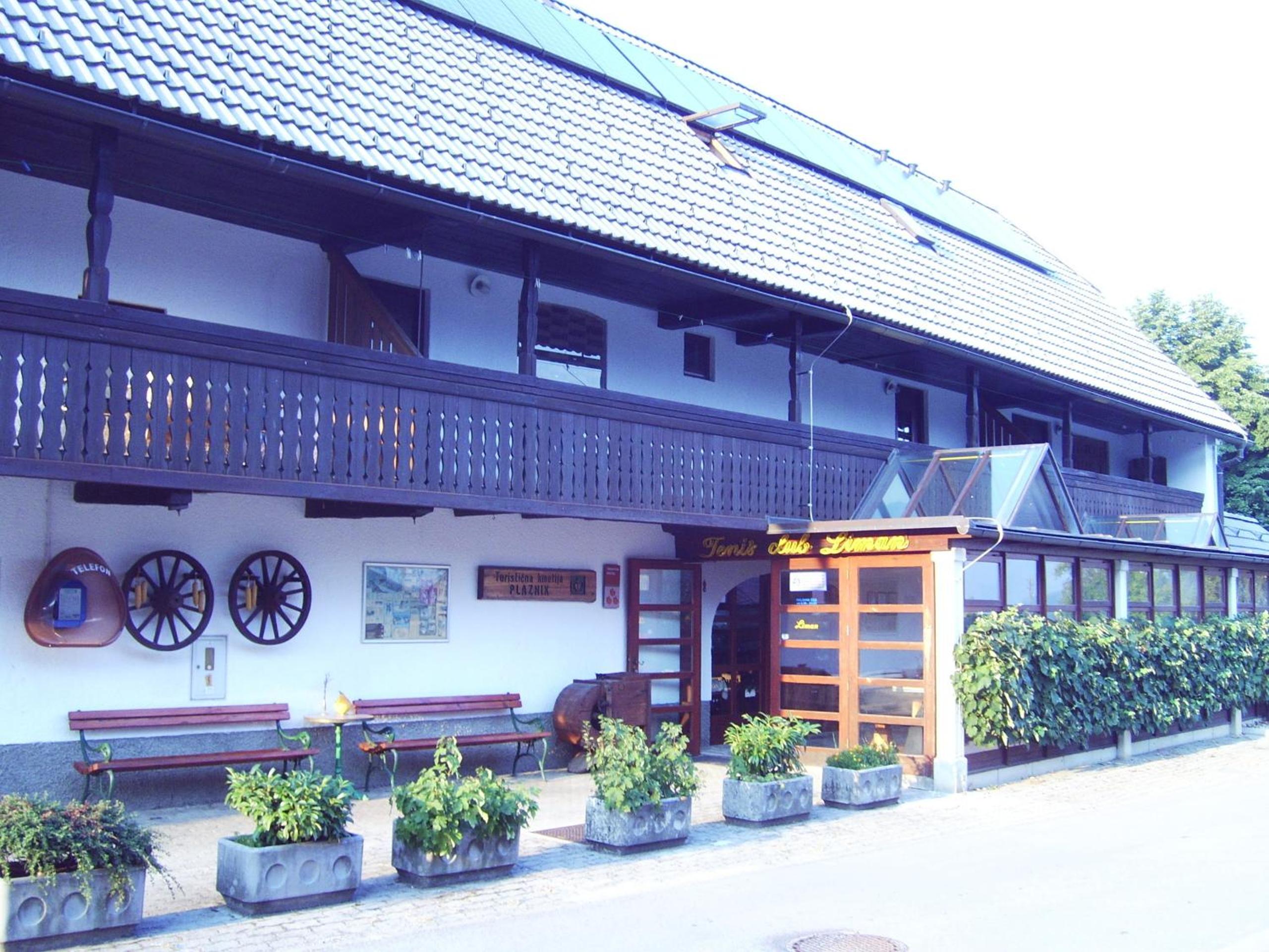 Photo 19