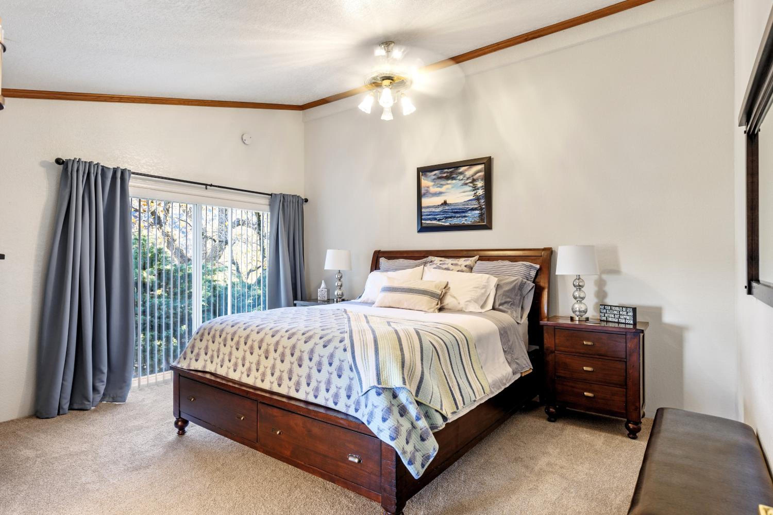 Hilltop 4BR Home in Tehachapi, Brite Lake View, Wi-Fi view 5
