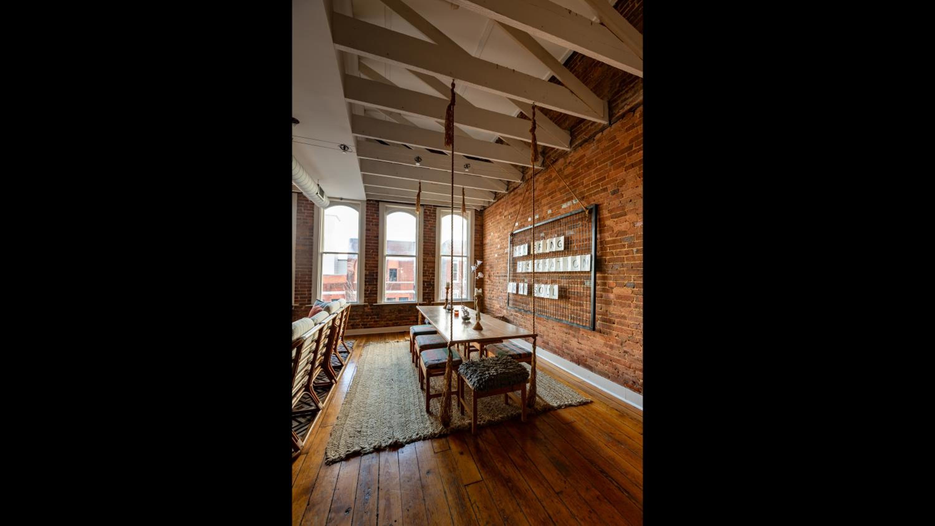 Springfield Vacations - The Boho Loft - Property Image 4