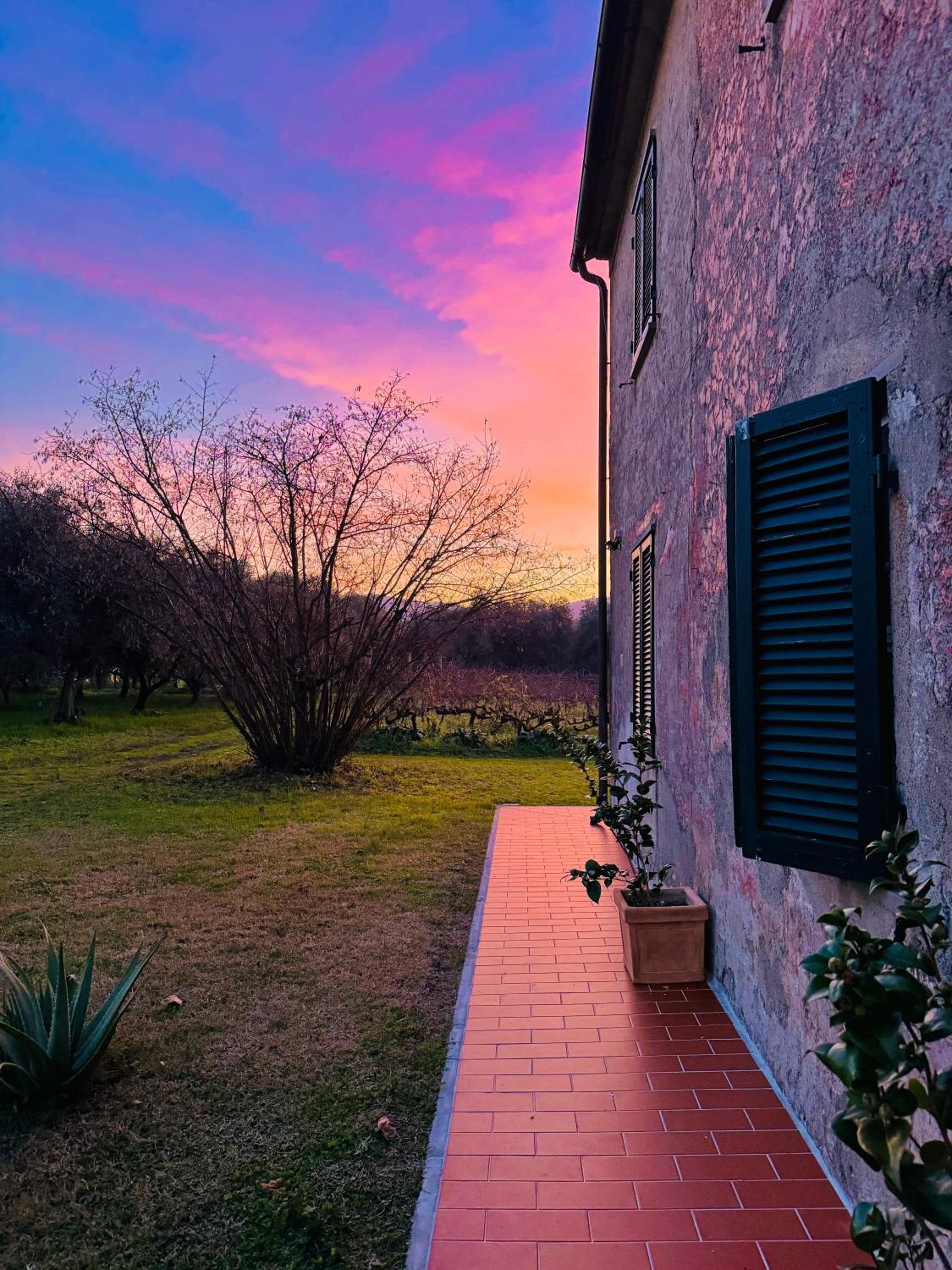 AceroRosso Farmhouse