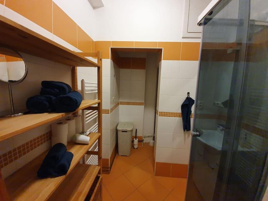Stylish & quiet apt next to Presidential palace view 5