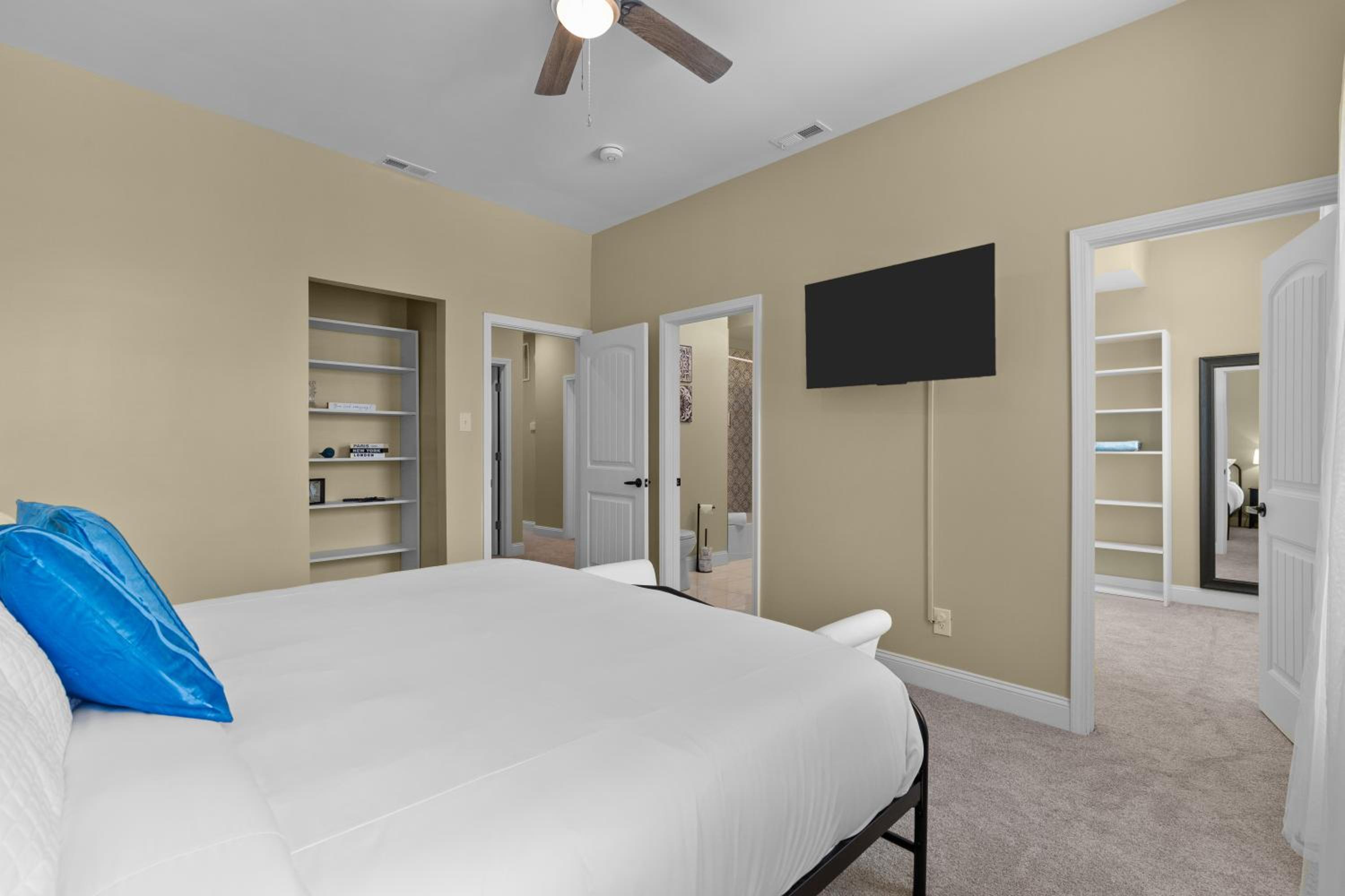 Red Brick Hideaway | JZ Vacation Rentals