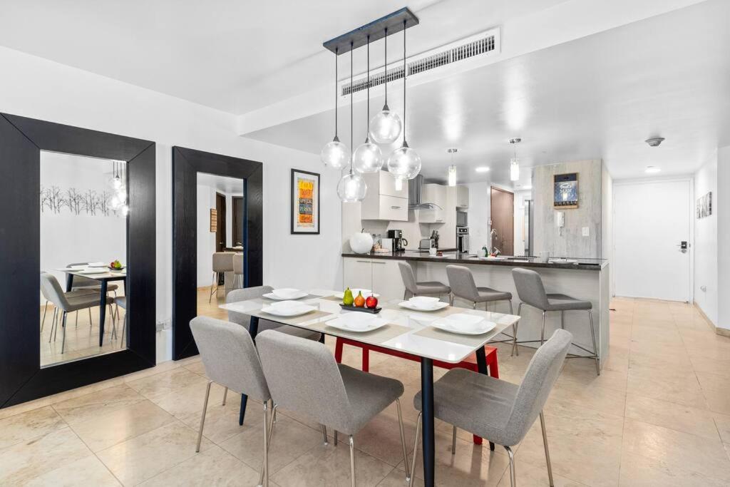 Beautiful Vibes Sun Kiss Serenity your Stylish Apt Just Steps from Eagle Beach