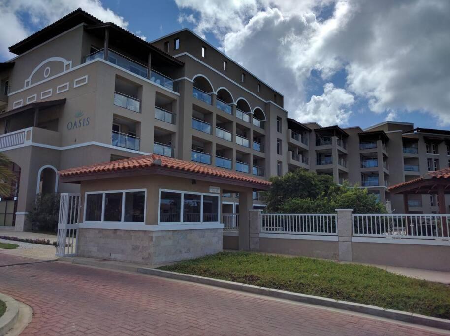 Beautiful Vibes Sun Kiss Serenity your Stylish Apt Just Steps from Eagle Beach