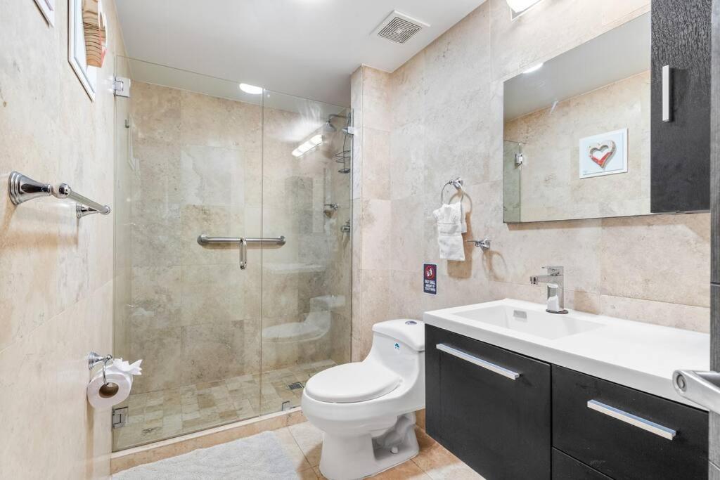 Beautiful Vibes Sun Kiss Serenity your Stylish Apt Just Steps from Eagle Beach