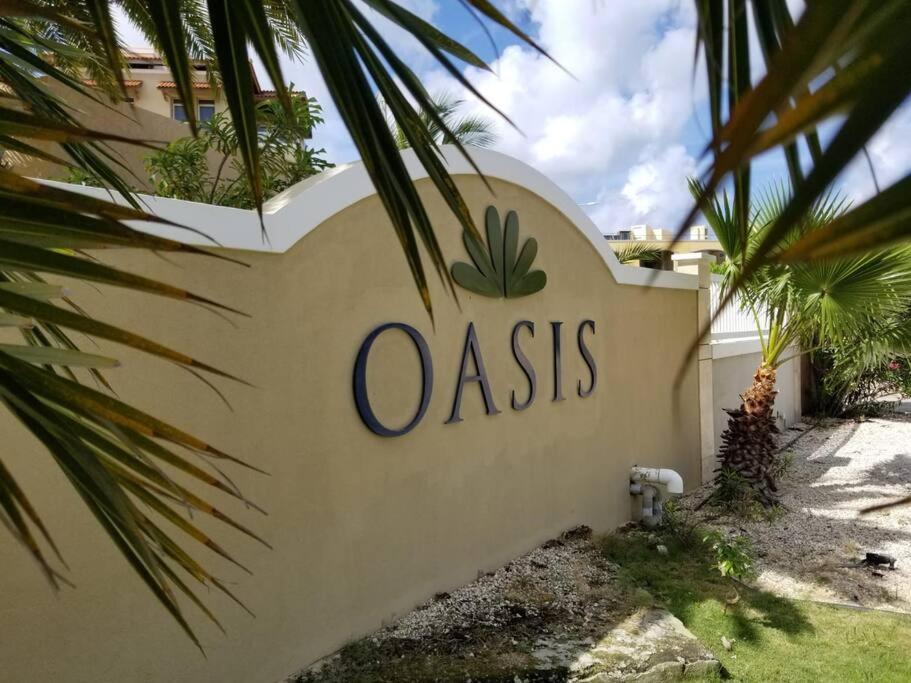 Beautiful Vibes Sun Kiss Serenity your Stylish Apt Just Steps from Eagle Beach