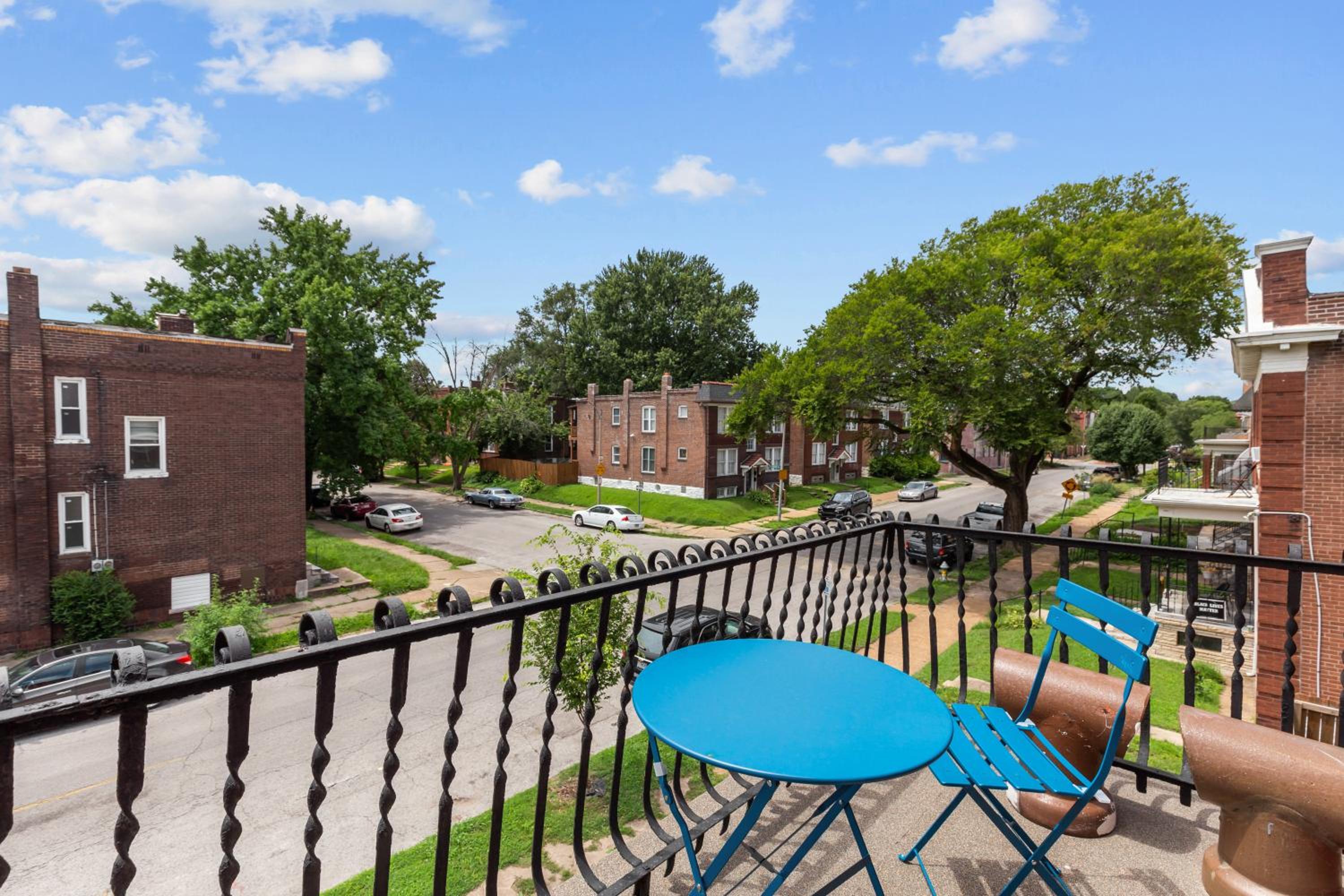 Red Brick Hideaway | JZ Vacation Rentals