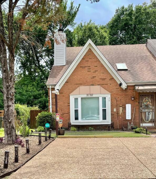 Trendy 2BR 2BA Oasis W/ Loft, Home Away From Home!