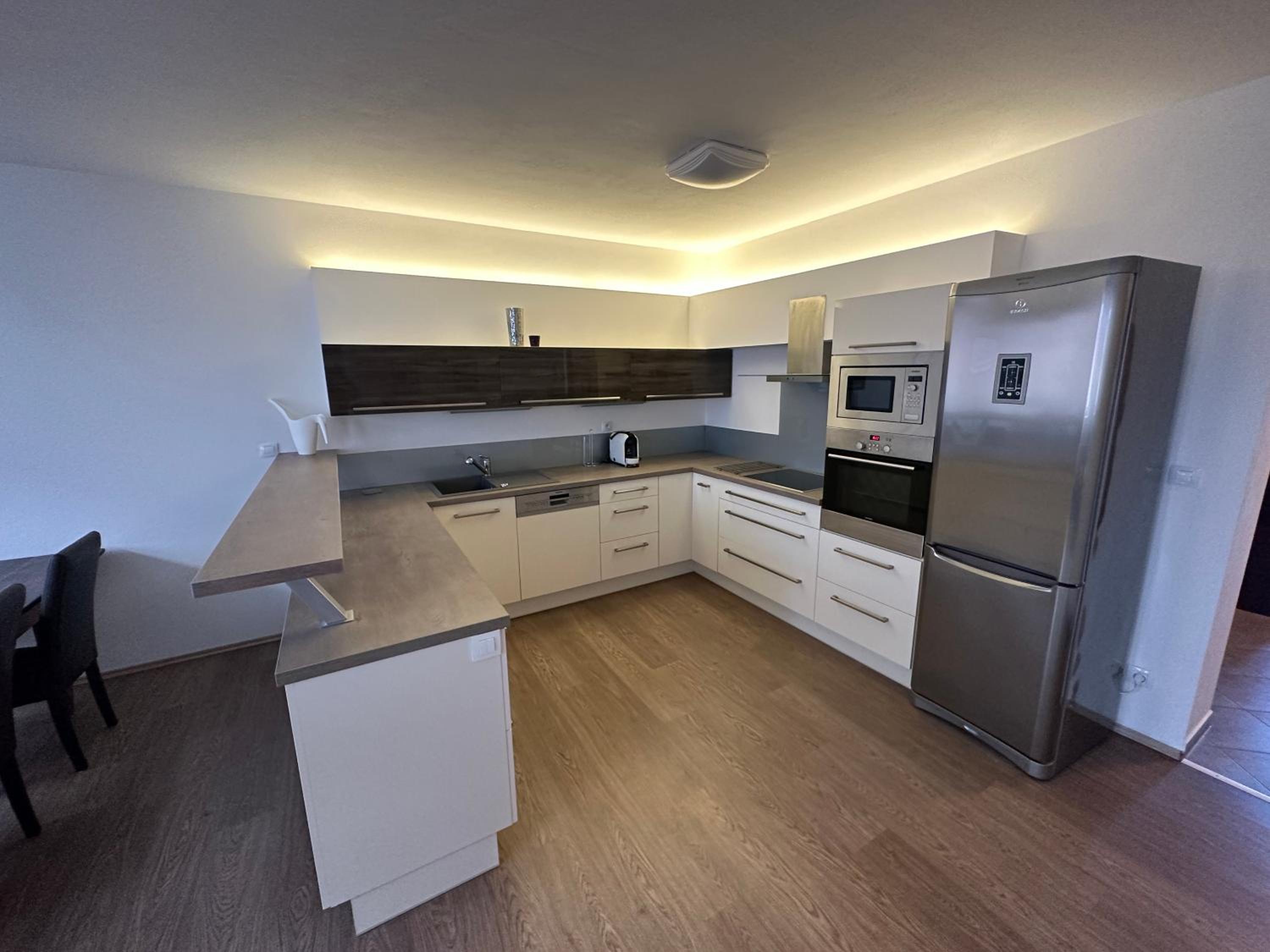 City Center apartment FREE PRIVATE PARKING