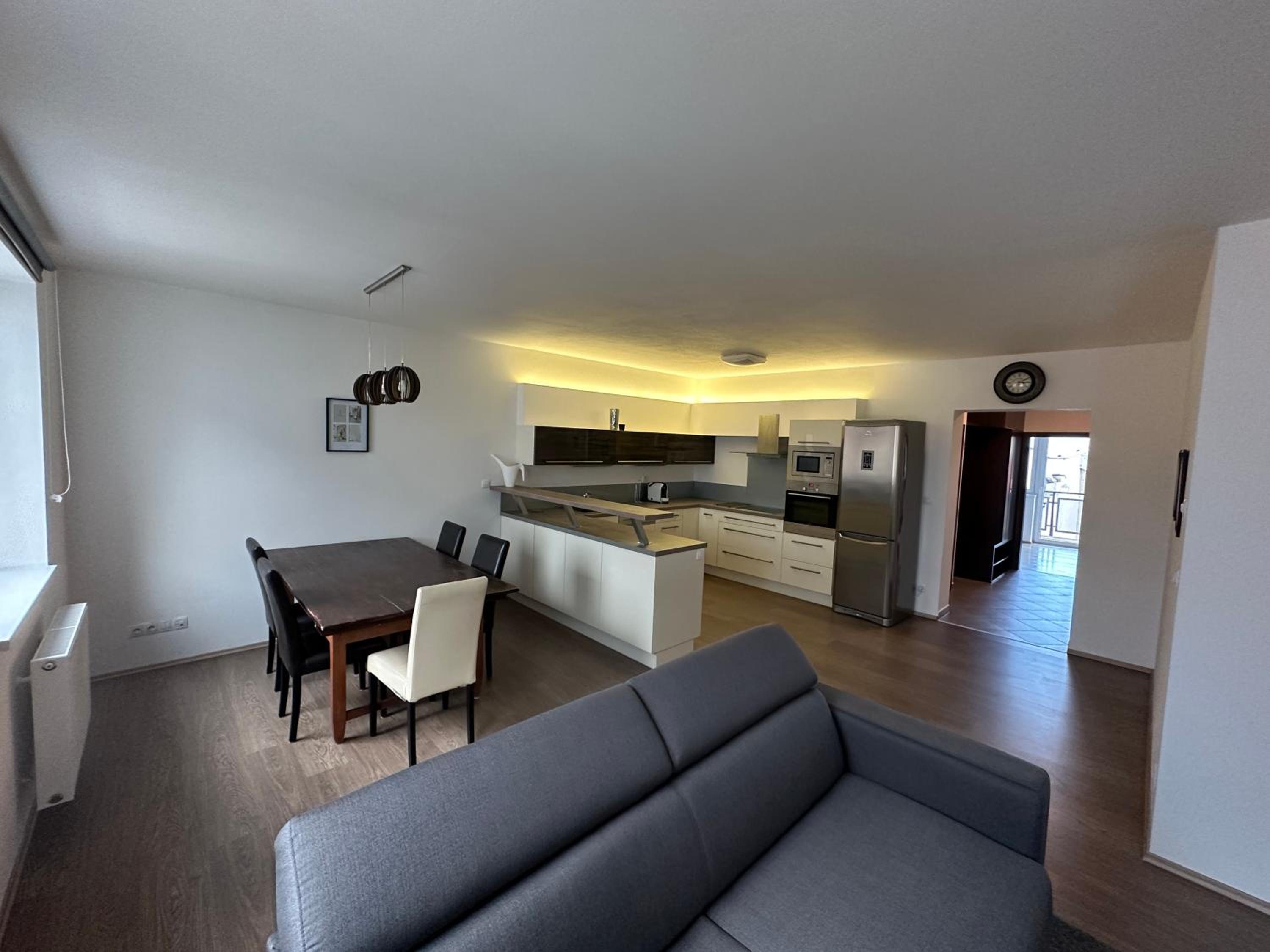 City Center apartment FREE PRIVATE PARKING
