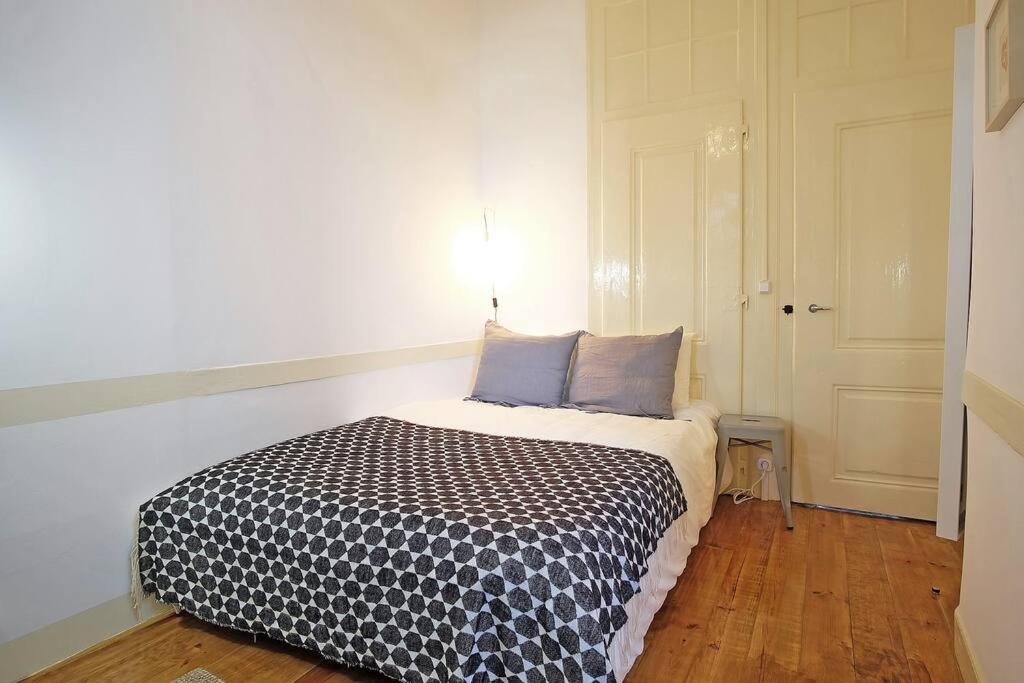 BH2 Comfort & Style! Stay in the Heart of Lisbon Nightlife - Bairro Alto view 3