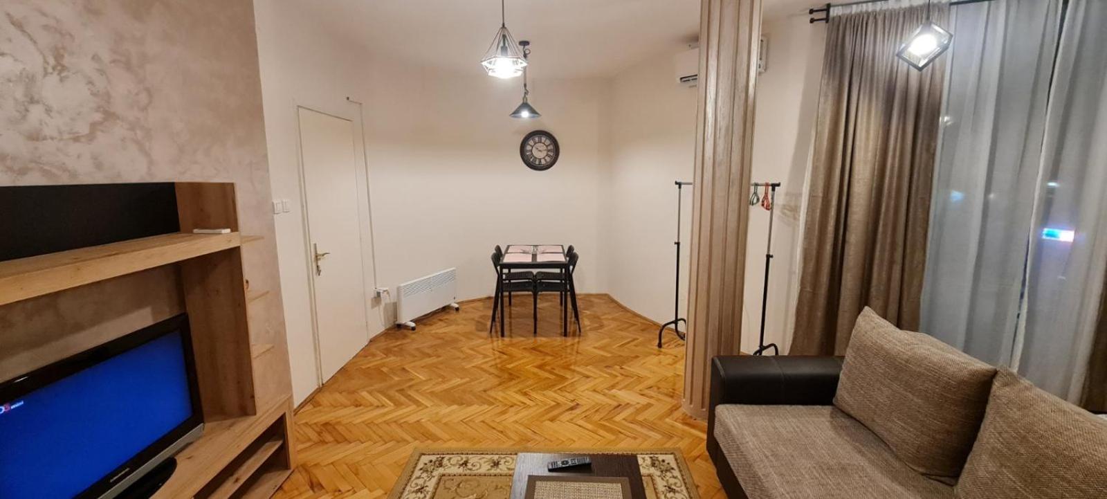 APARTMAN LUG view 2