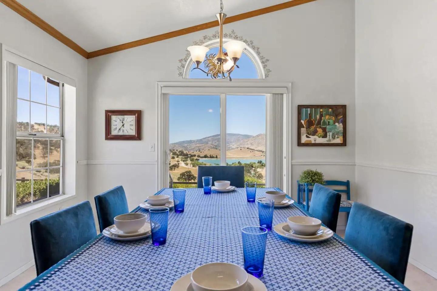 Hilltop 4BR Home in Tehachapi, Brite Lake View, Wi-Fi view 4