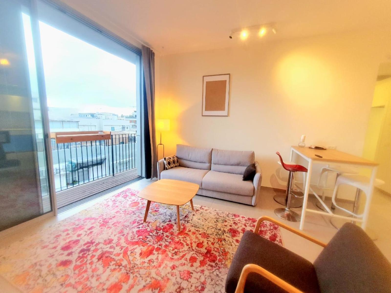 Spacious New 1BD Levinski Florentin view 4