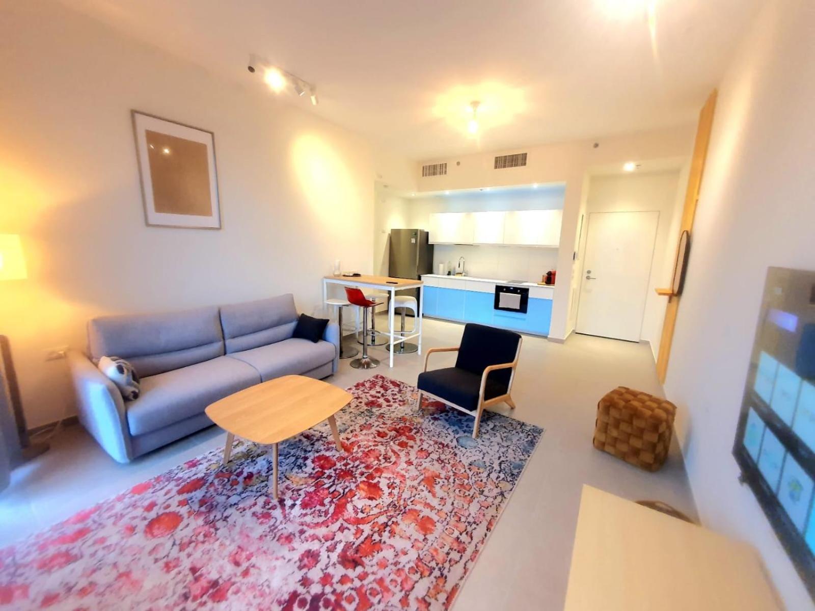 Spacious New 1BD Levinski Florentin view 2