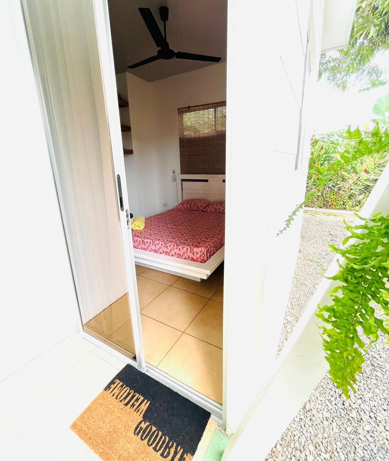 Casita Miss Sam en el Centro de Puerto Viejo