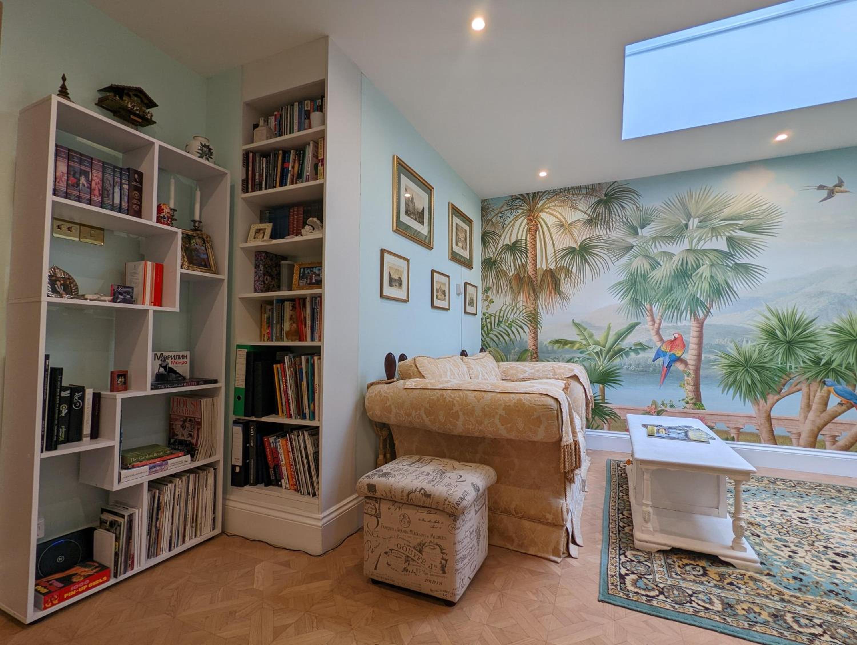 Spacious flat with a garden near tube, train, Thames and the city center