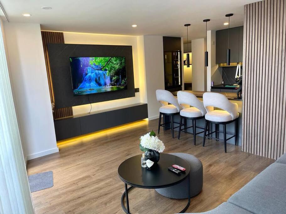 Luxe new Appartament next to Tesoro 28 nights minimal stay 28 noches minimo stadia
