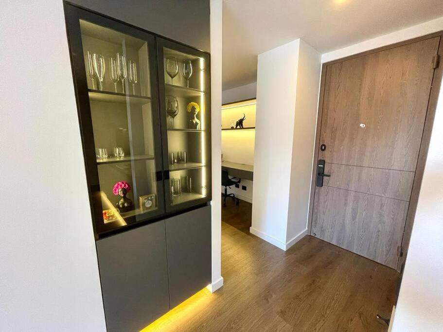 Luxe new Appartament next to Tesoro 28 nights minimal stay 28 noches minimo stadia