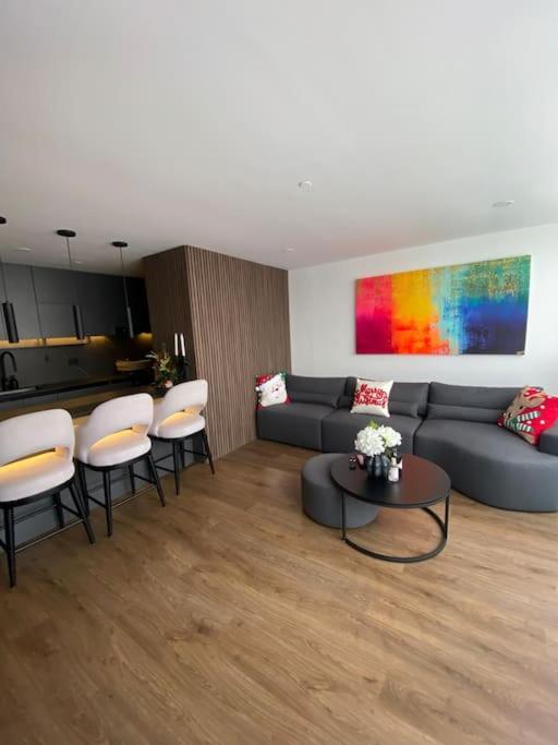 Luxe new Appartament next to Tesoro 28 nights minimal stay 28 noches minimo stadia