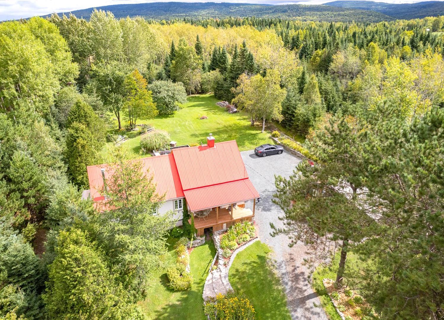 Villa au toit rouge - Massif du Sud