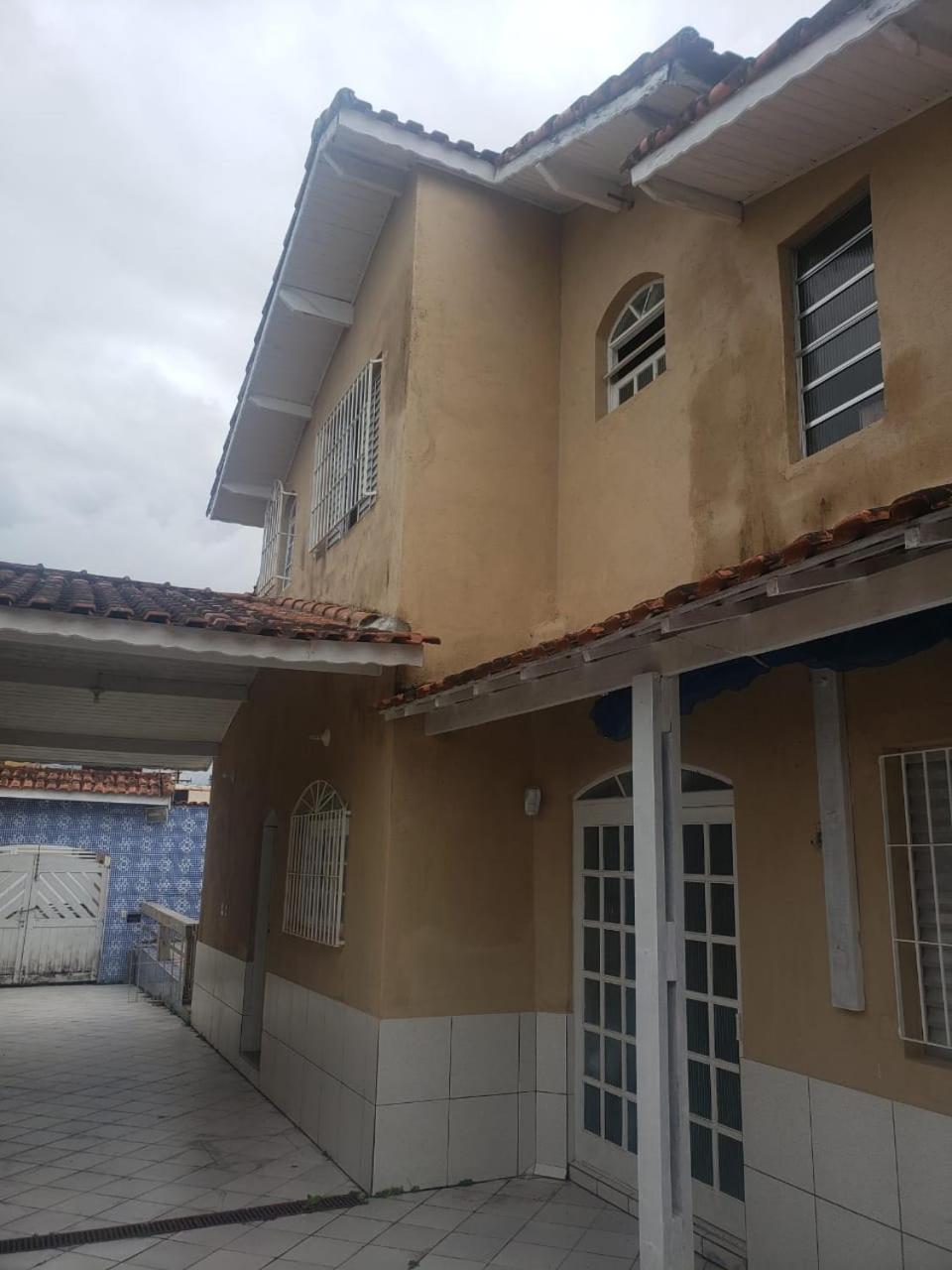 casa com piscina em Peruibe