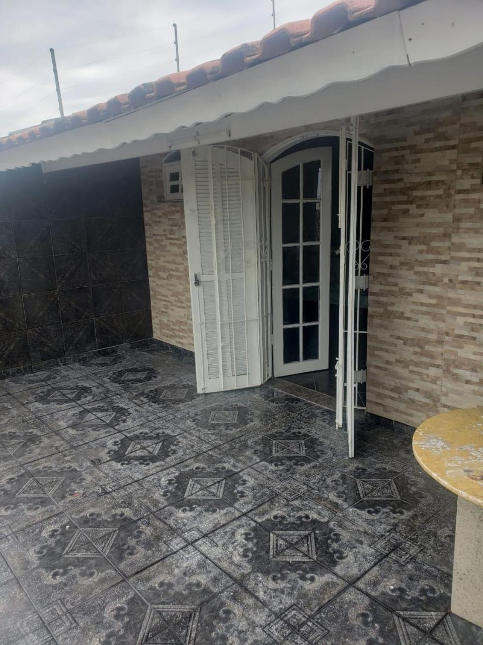 casa com piscina em Peruibe