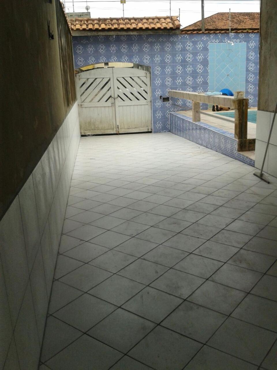 casa com piscina em Peruibe
