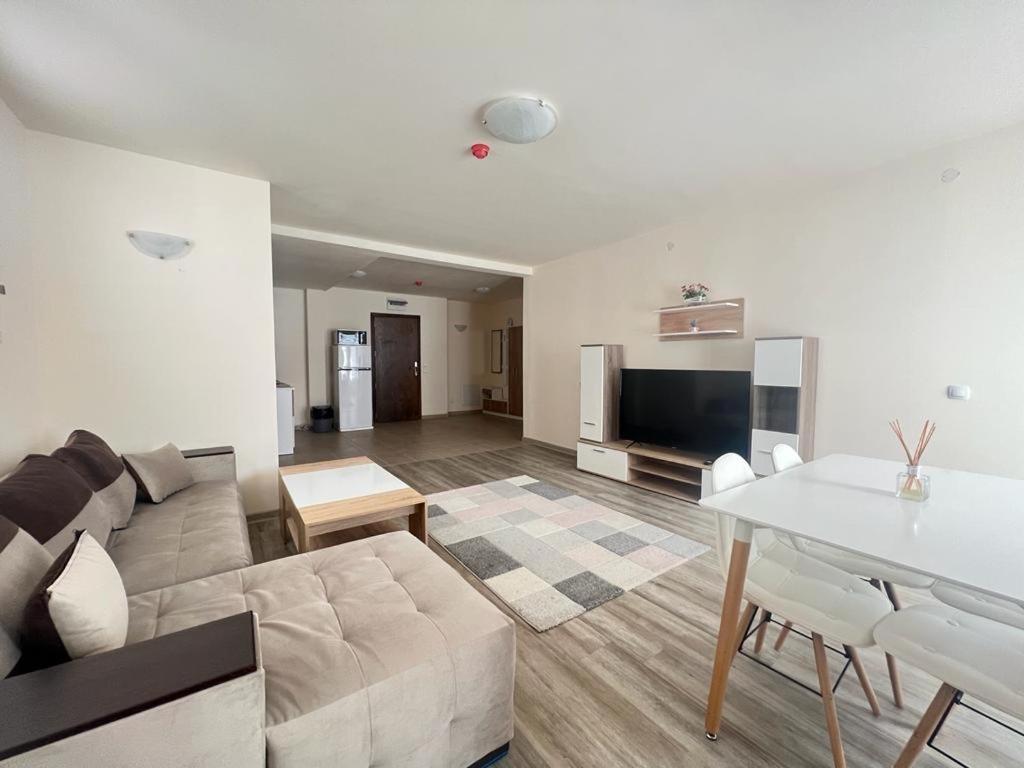Bron's Suite