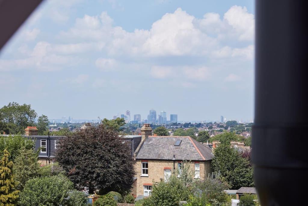 Beechhill House - London Holiday Home view 3