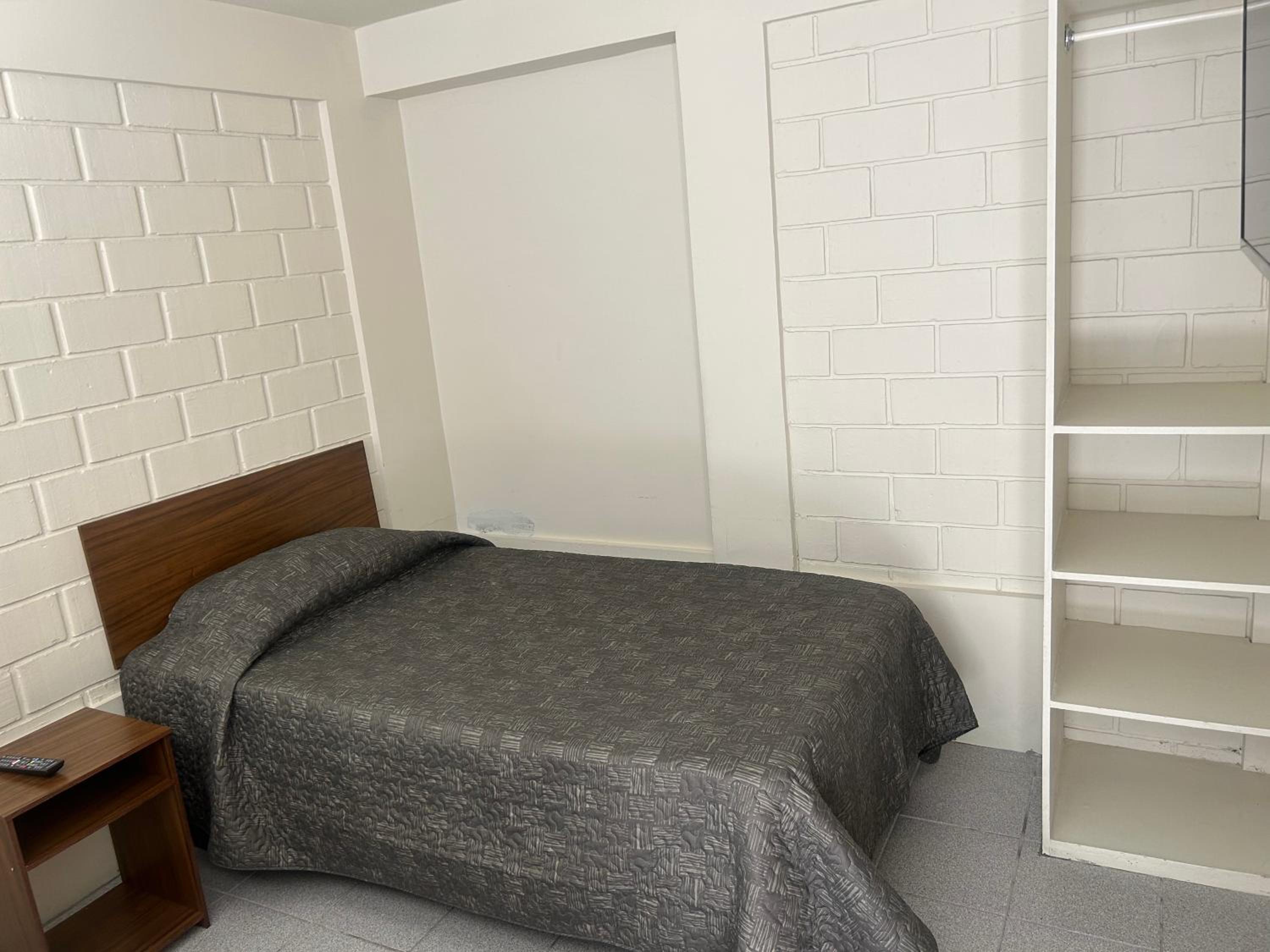 Hostal Obispo Labbé
