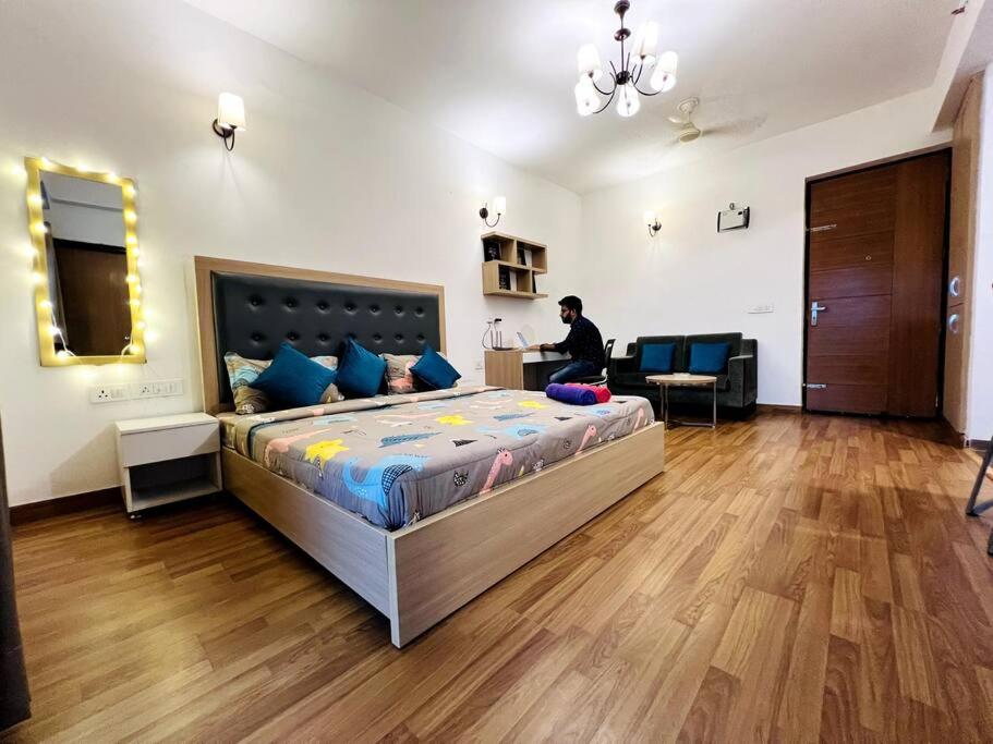 Netflix & Chill Apartment by BuddiesHome