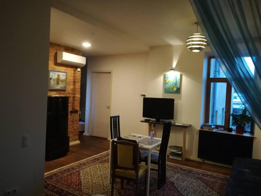 Art Illery Apartment