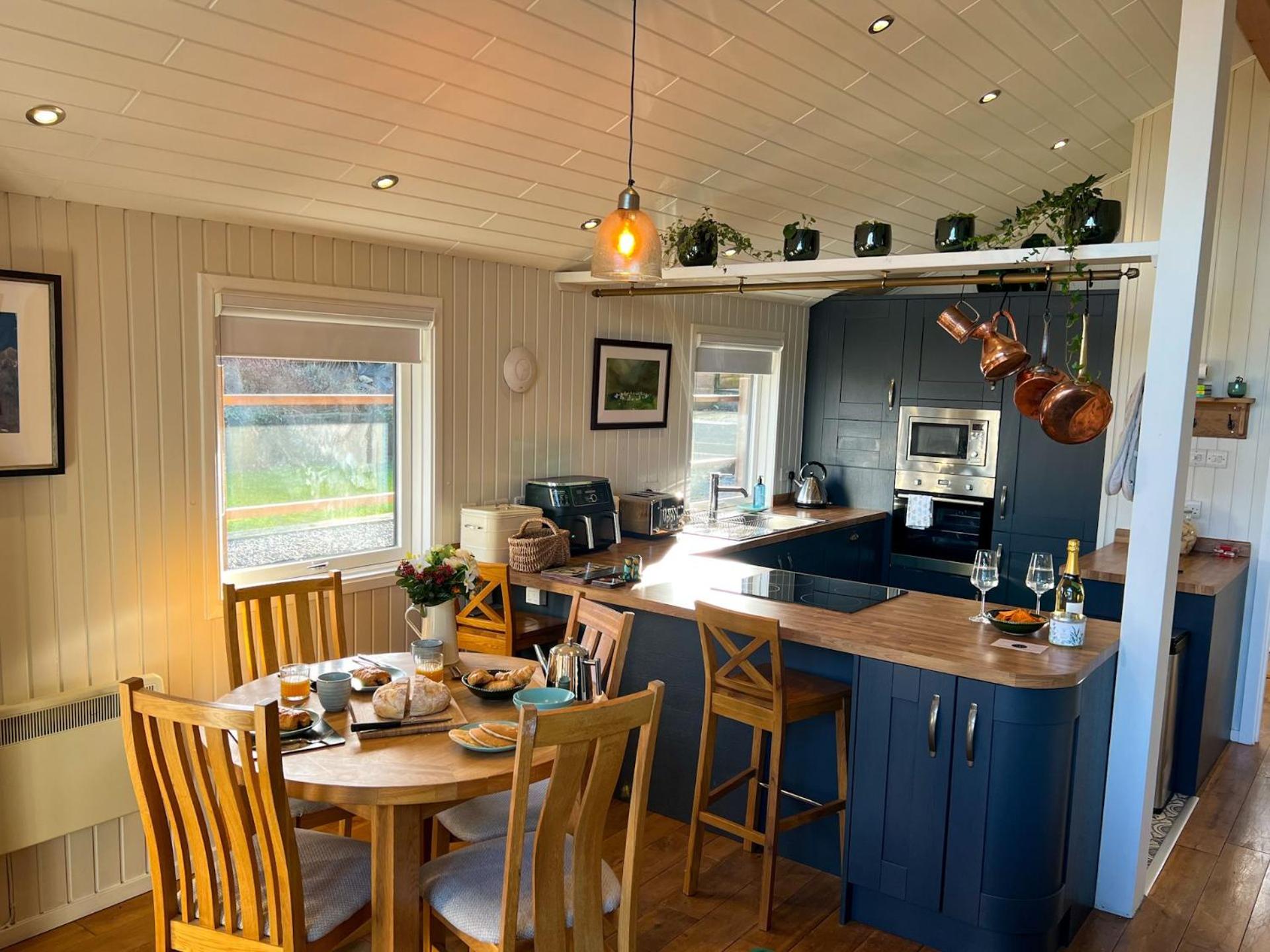 Green Vale Lodge, Yanwath, modern lodge with hot tub, dog friendly and 10 minute drive to Ullswater view 4
