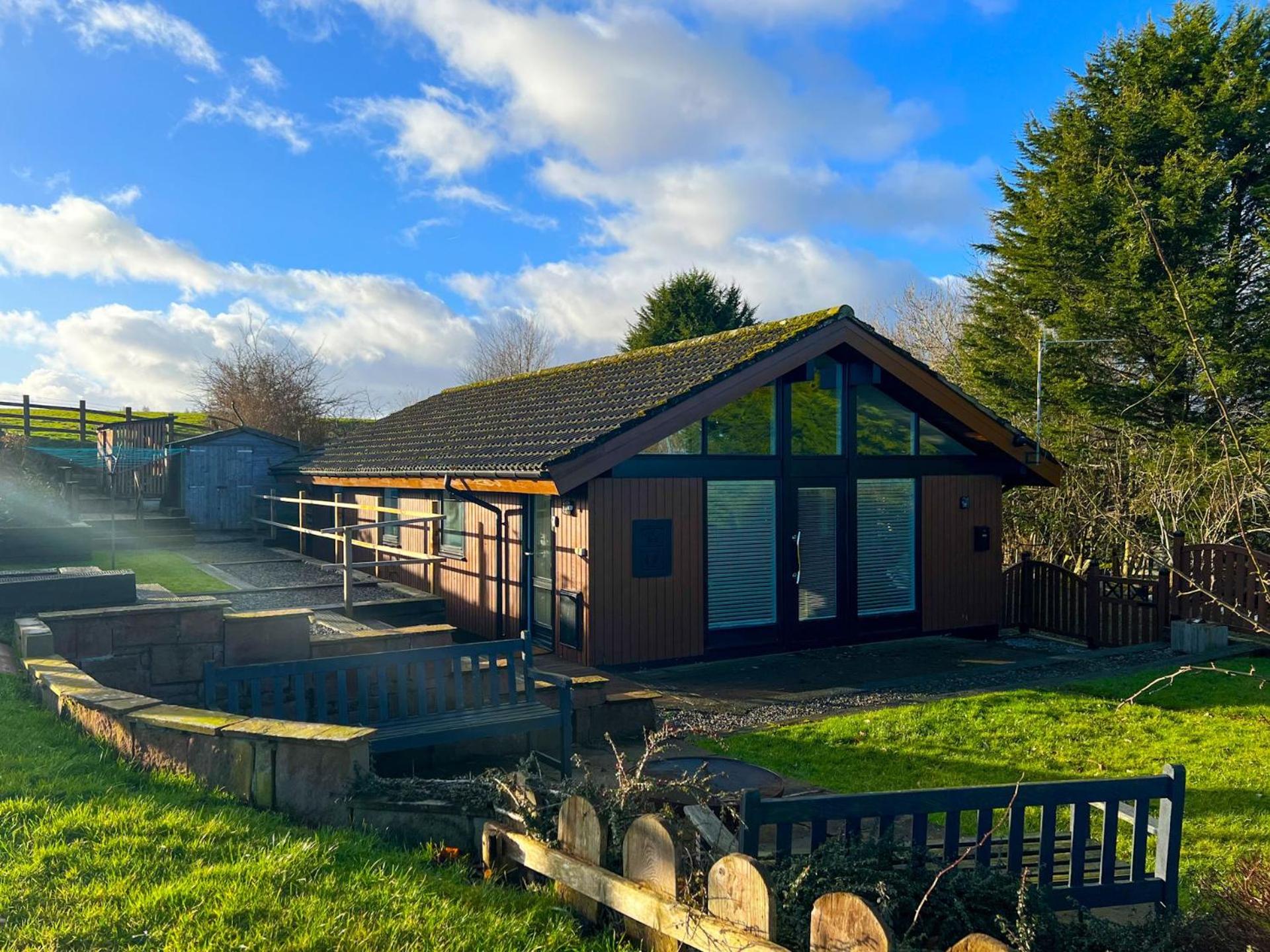 Green Vale Lodge, Yanwath, modern lodge with hot tub, dog friendly and 10 minute drive to Ullswater view 2
