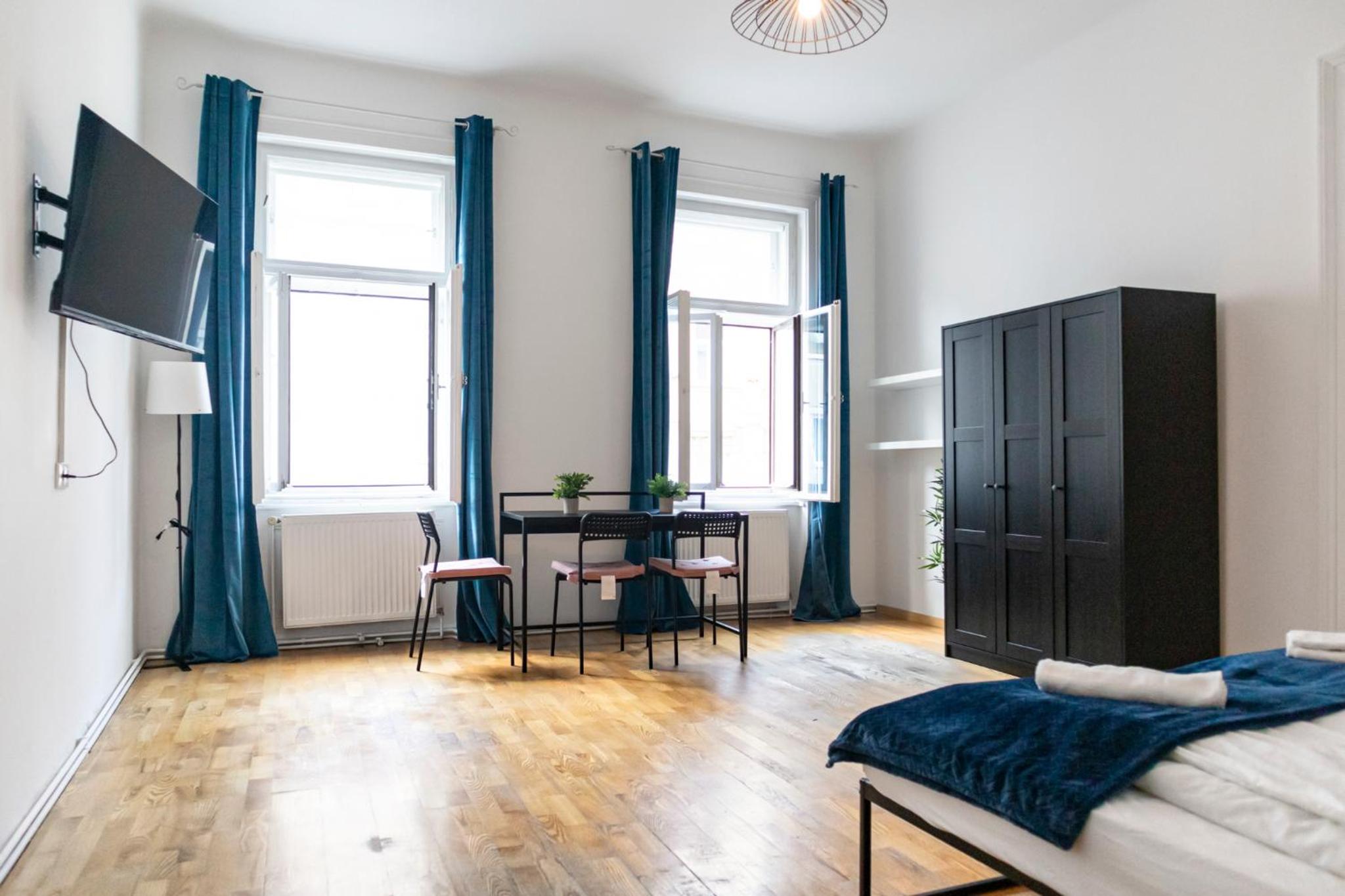Spacious 3BR shared Apt. Comfortable and Roomy