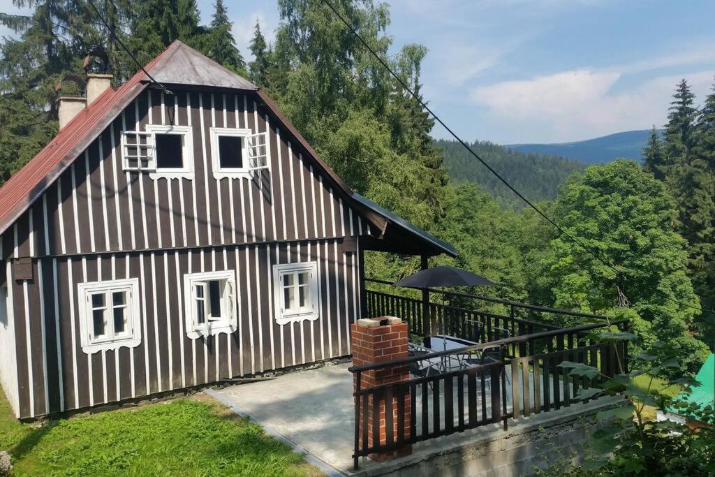 Stylová roubená chalupa Jizerské hory