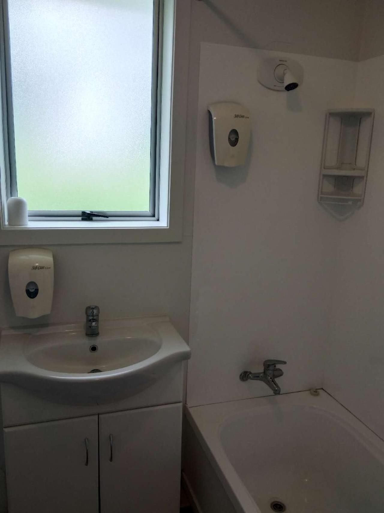Queens Park Motels