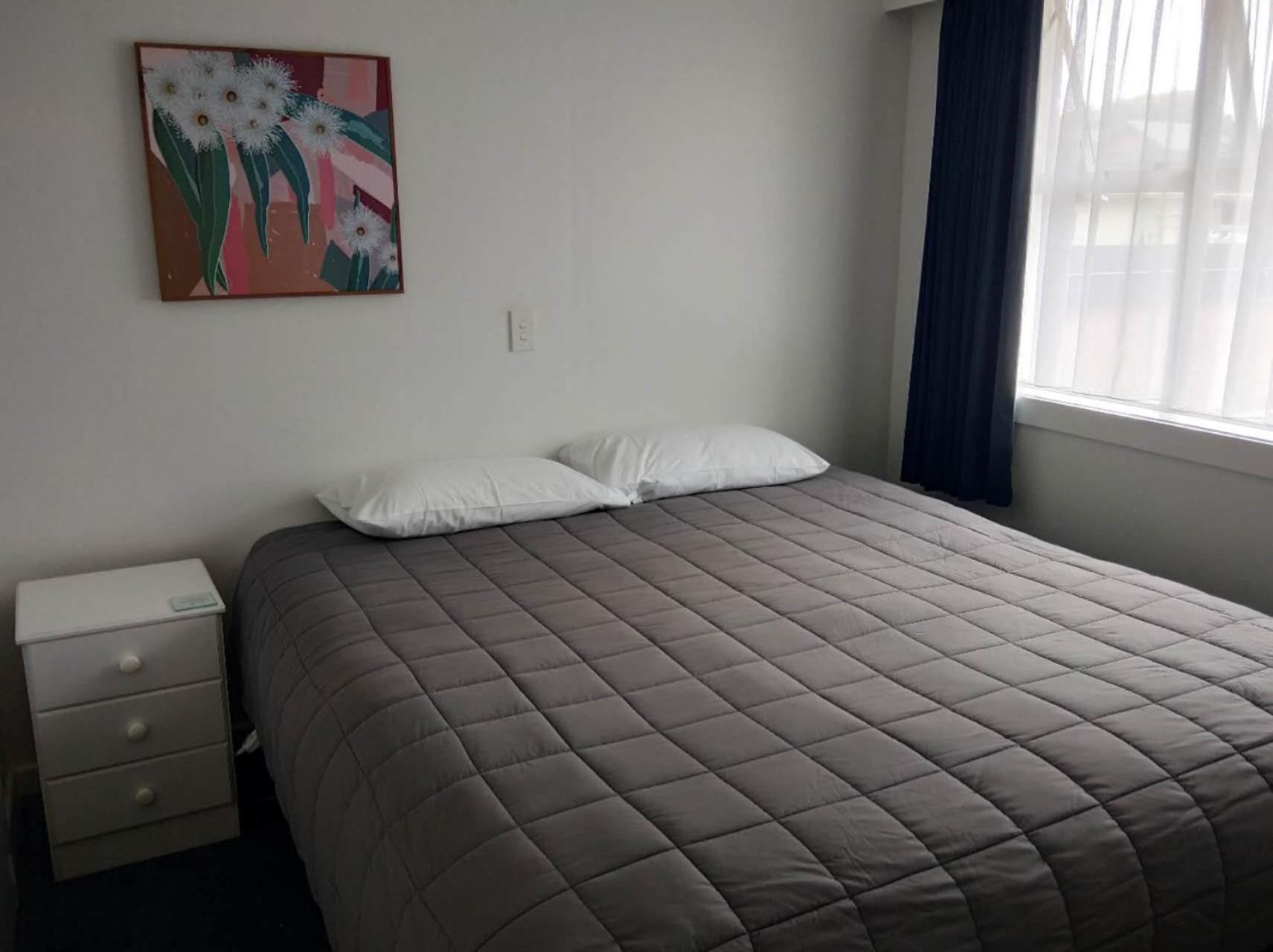 Queens Park Motels