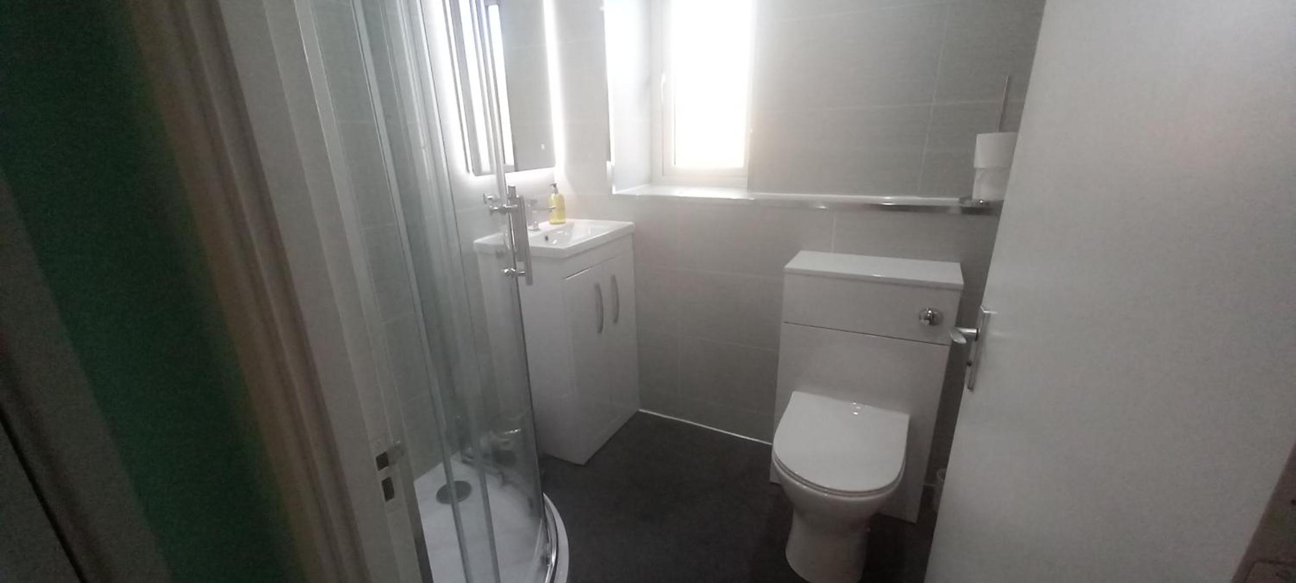 Ideal Central Edinburgh location with free on-site private parking view 5
