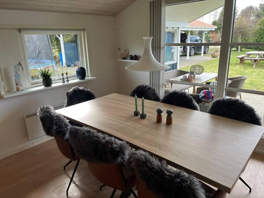 Lækkert sommerhus i gåafstand til by og strand