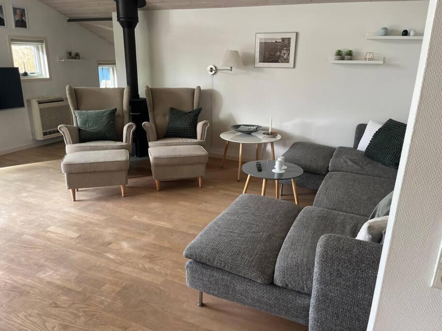 Lækkert sommerhus i gåafstand til by og strand