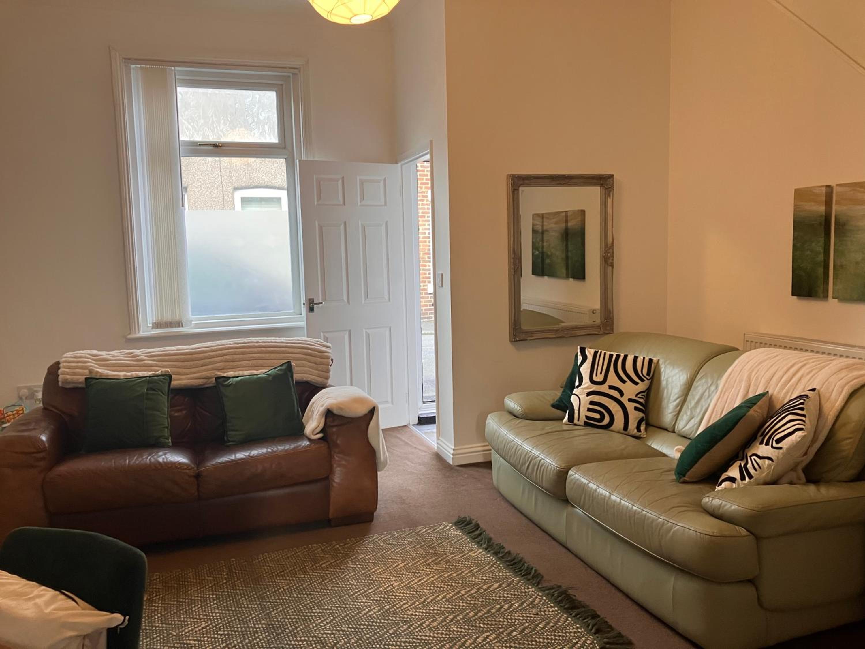 Stadium Cottage - Close to Centre, Stadium, Nissan and CrownWorks Studios view 3