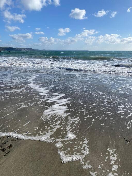 Stylish Seaside Cornish Cottage,sleeps8 +BBQ view 3