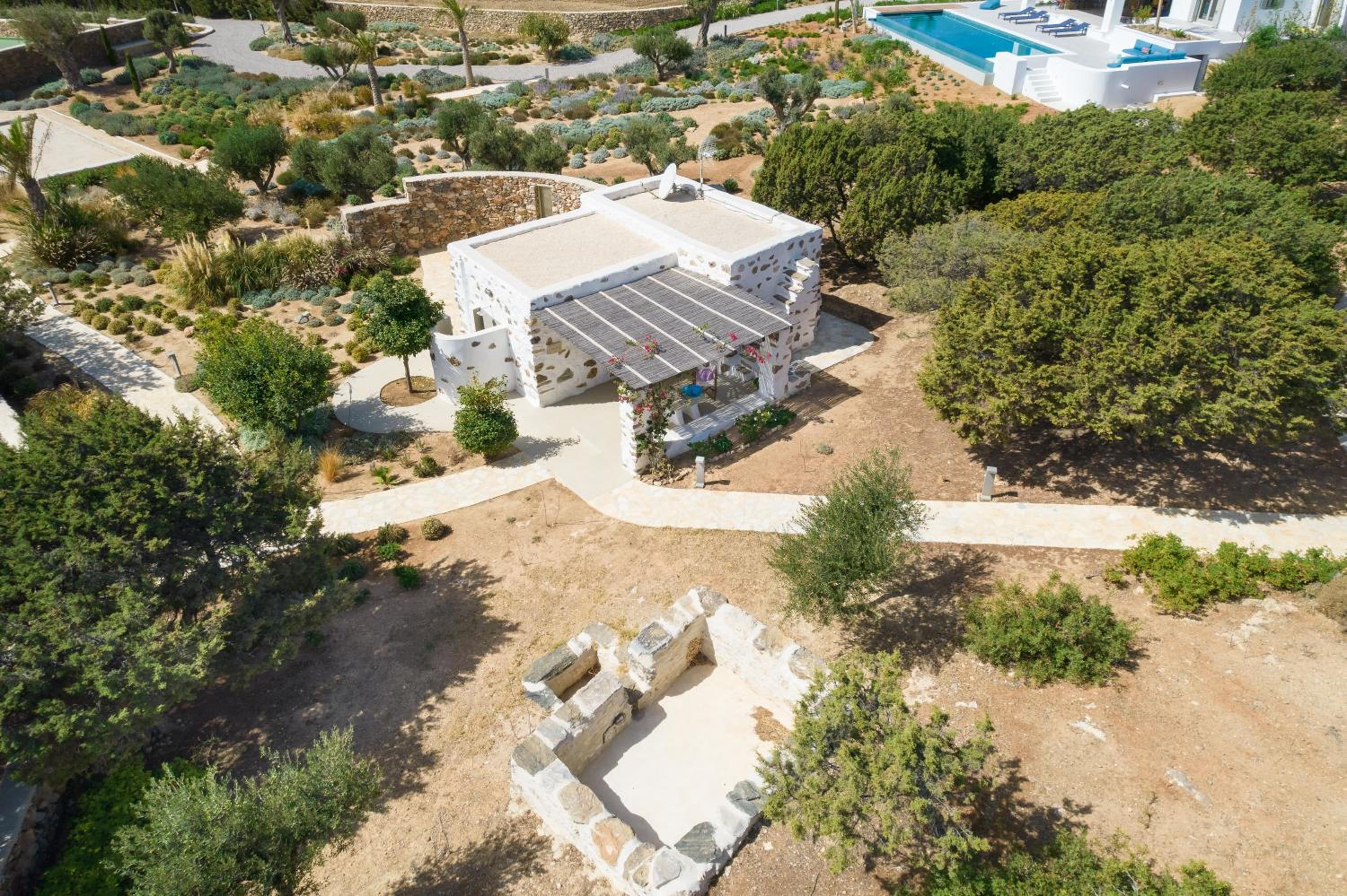 ELEONAS Paros estate - villas with private pools OR jacuzzi & professional tennis court view 5