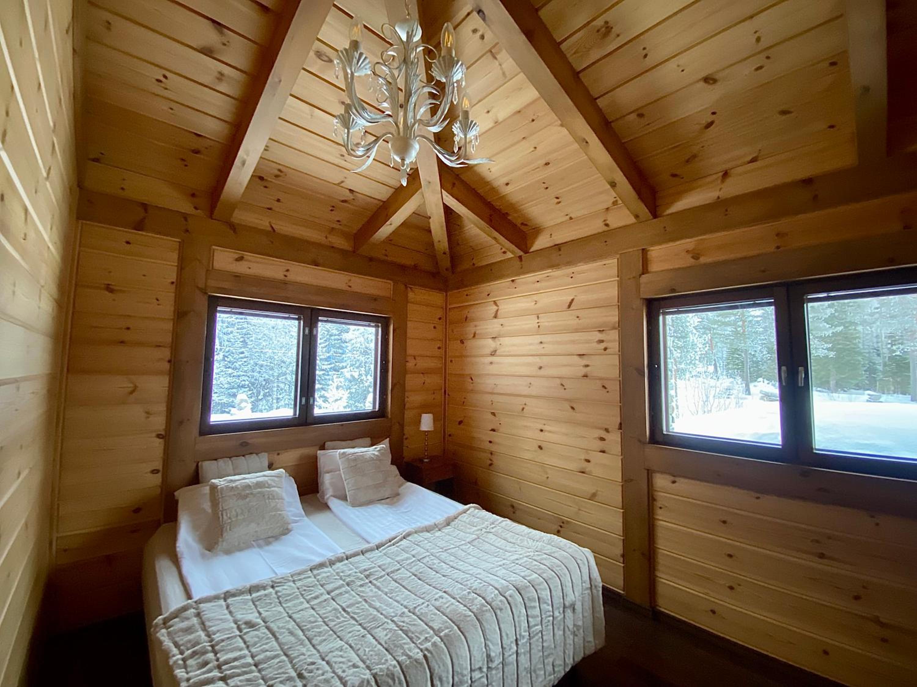 Villa Valkama with optional beach sauna + jacuzzi view 4
